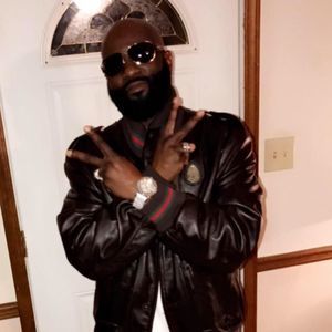 Meet your Posher, Adrian